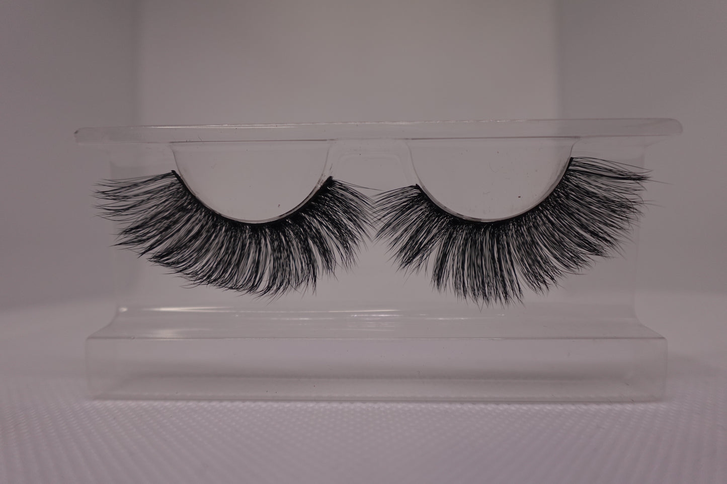 illusion lashes, in case